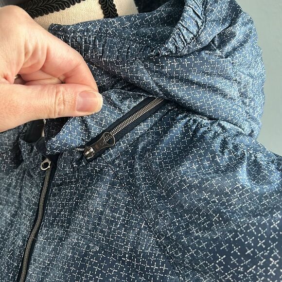 Lululemon Spring Fling Puffy Vest Size 4
Sashiko Cross Inkwell Ghost - Picture 10 of 13